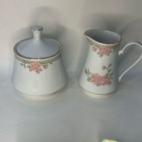 Crown Ming Fine China 8 Oz Creamer And 2 Cup Sugar Bowl Rose Floral Gold Trimmed - Picture 1 of 11